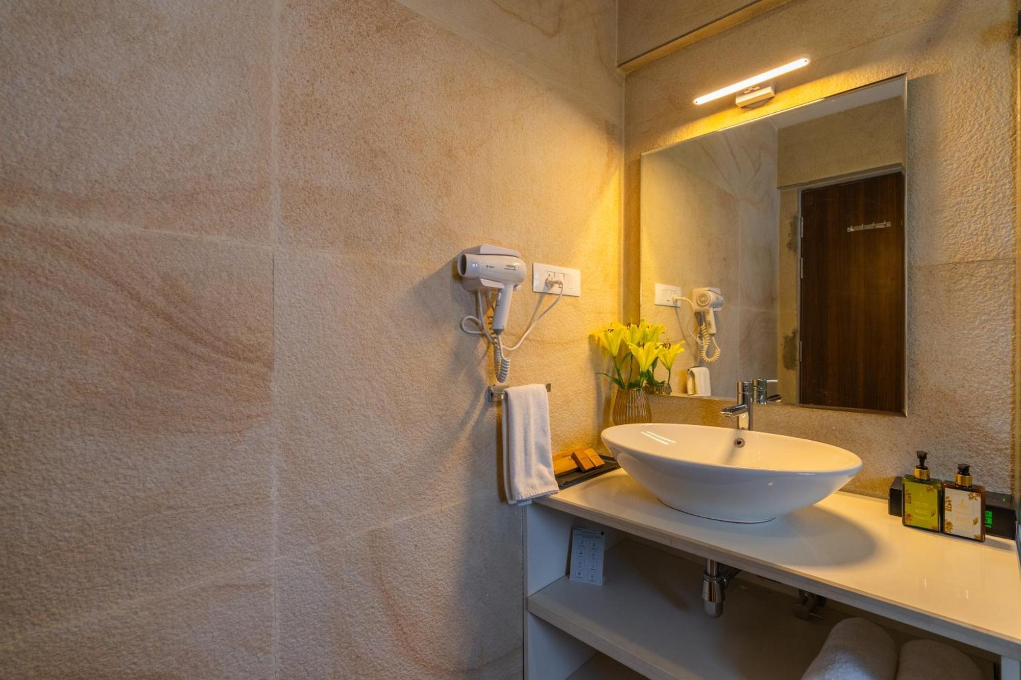 Elivaas 3 Bhk Pvt Pool & Bar - Villa Valerie Oxel 外观 照片